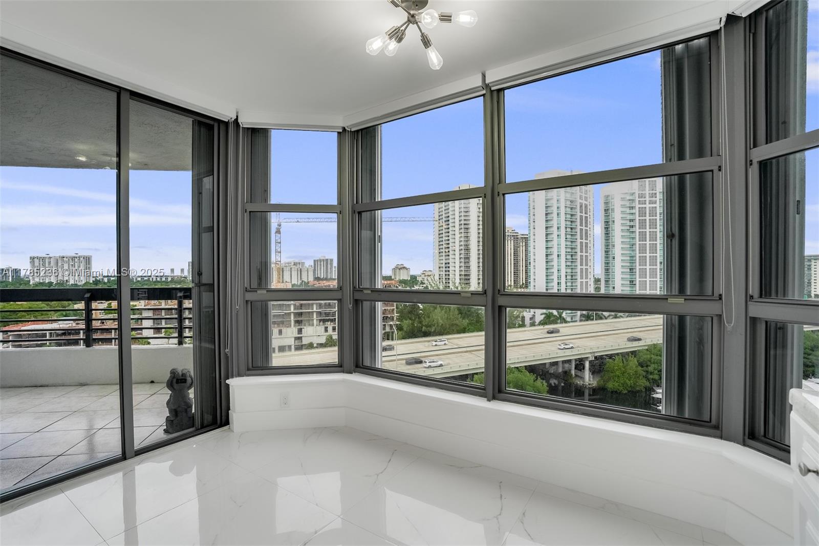3500 Mystic Pointe Dr # 1205