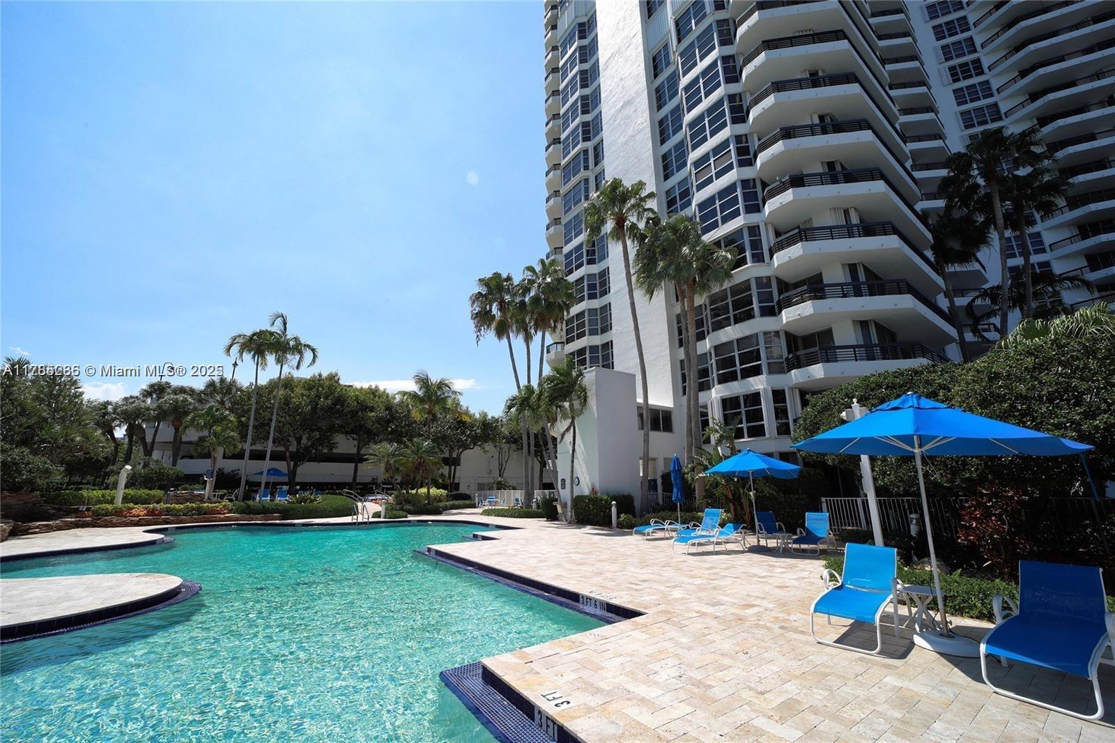 3500 Mystic Pointe Dr # 1205