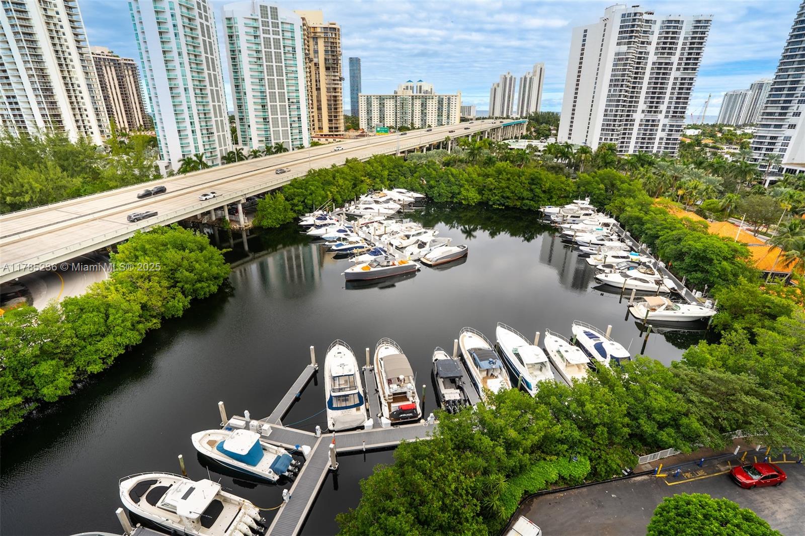 3500 Mystic Pointe Dr # 1205