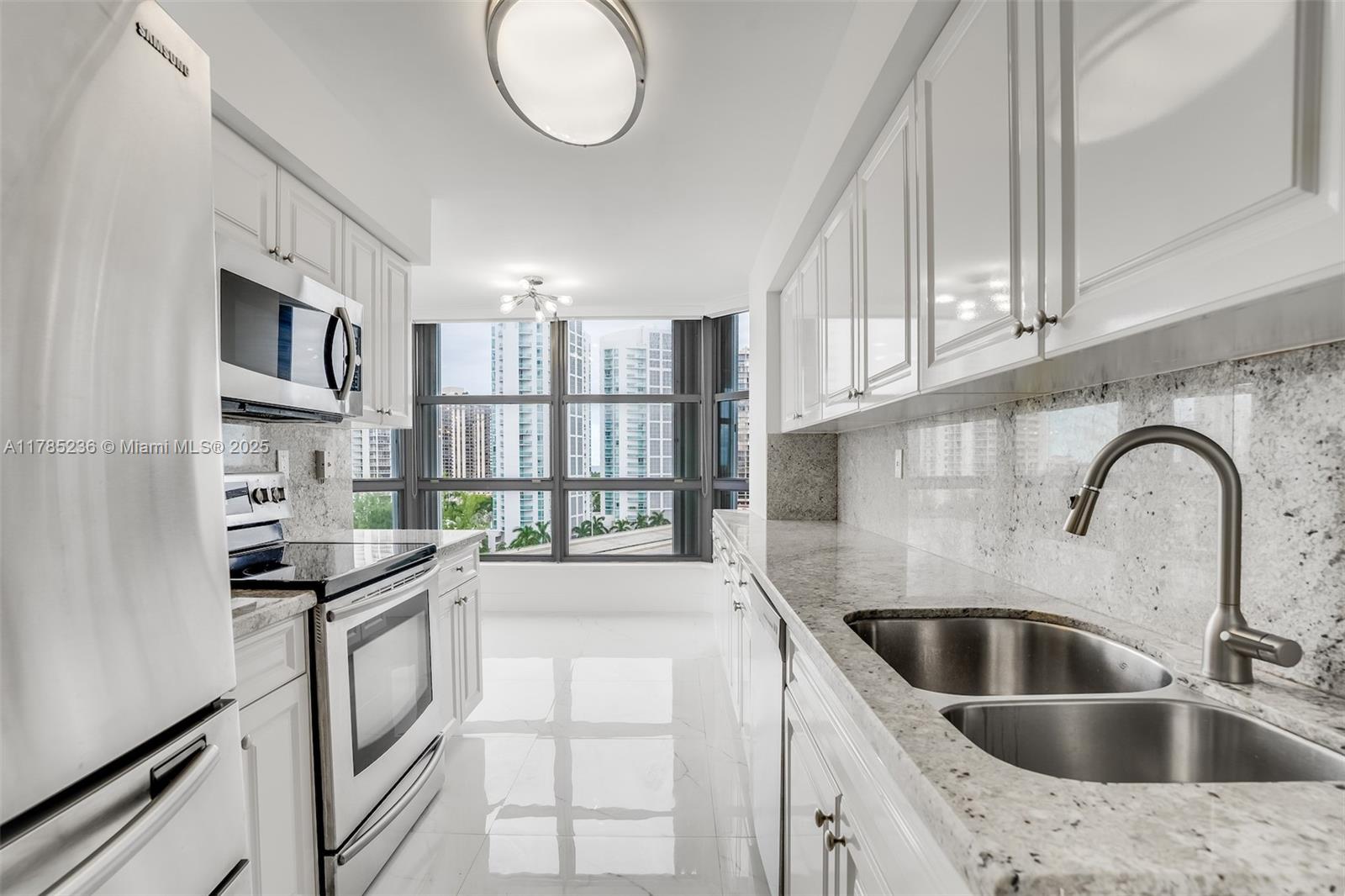 3500 Mystic Pointe Dr # 1205
