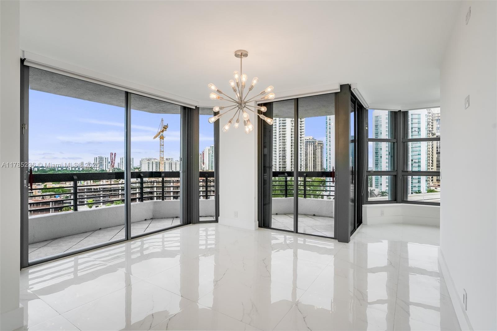 3500 Mystic Pointe Dr # 1205