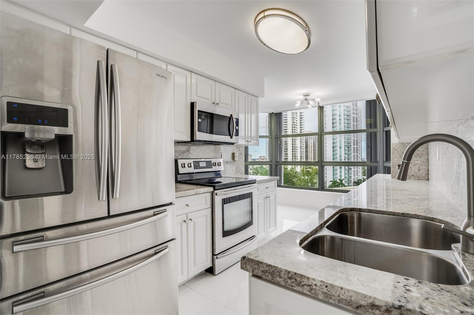 3500 Mystic Pointe Dr # 1205