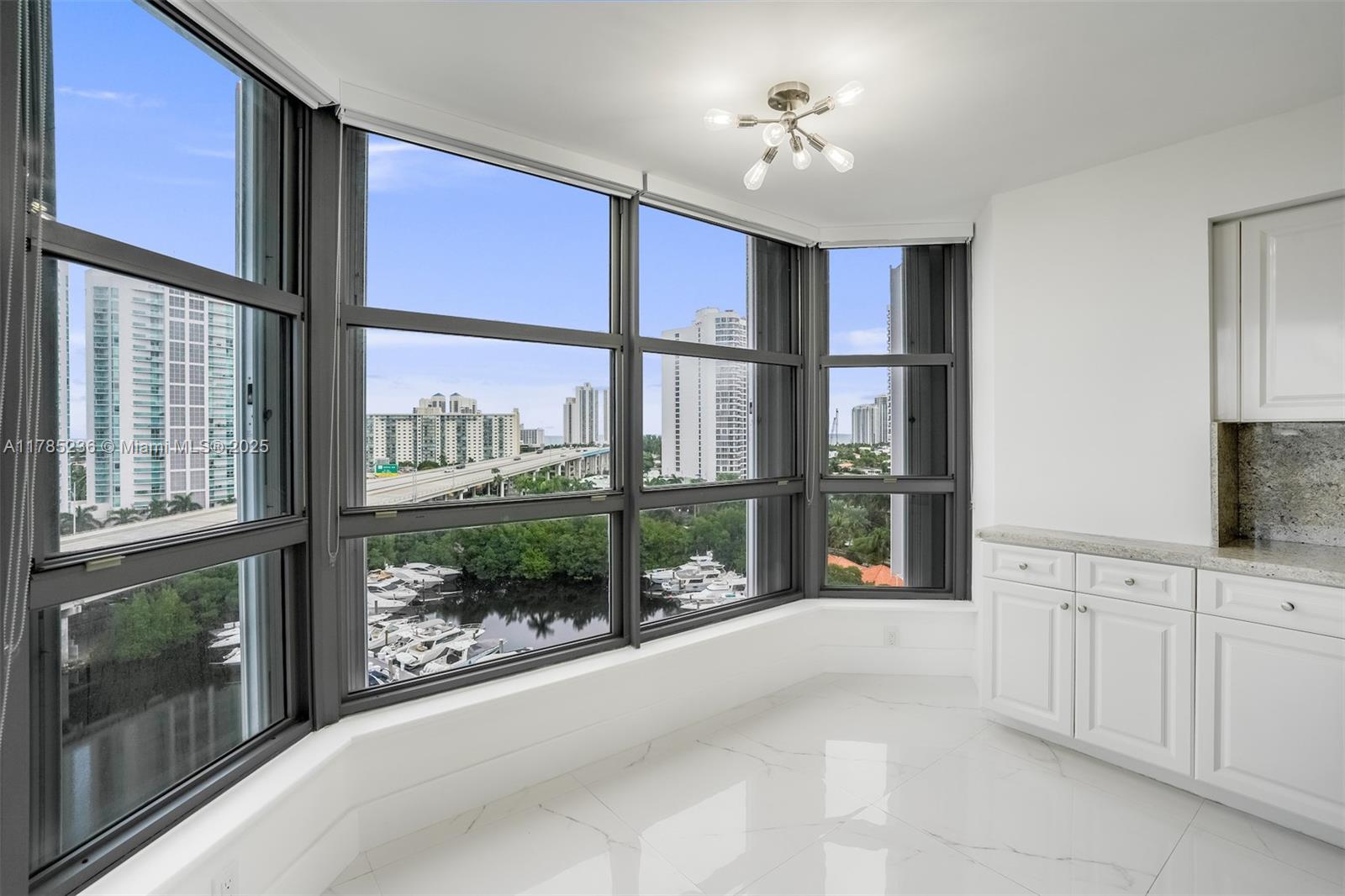 3500 Mystic Pointe Dr # 1205