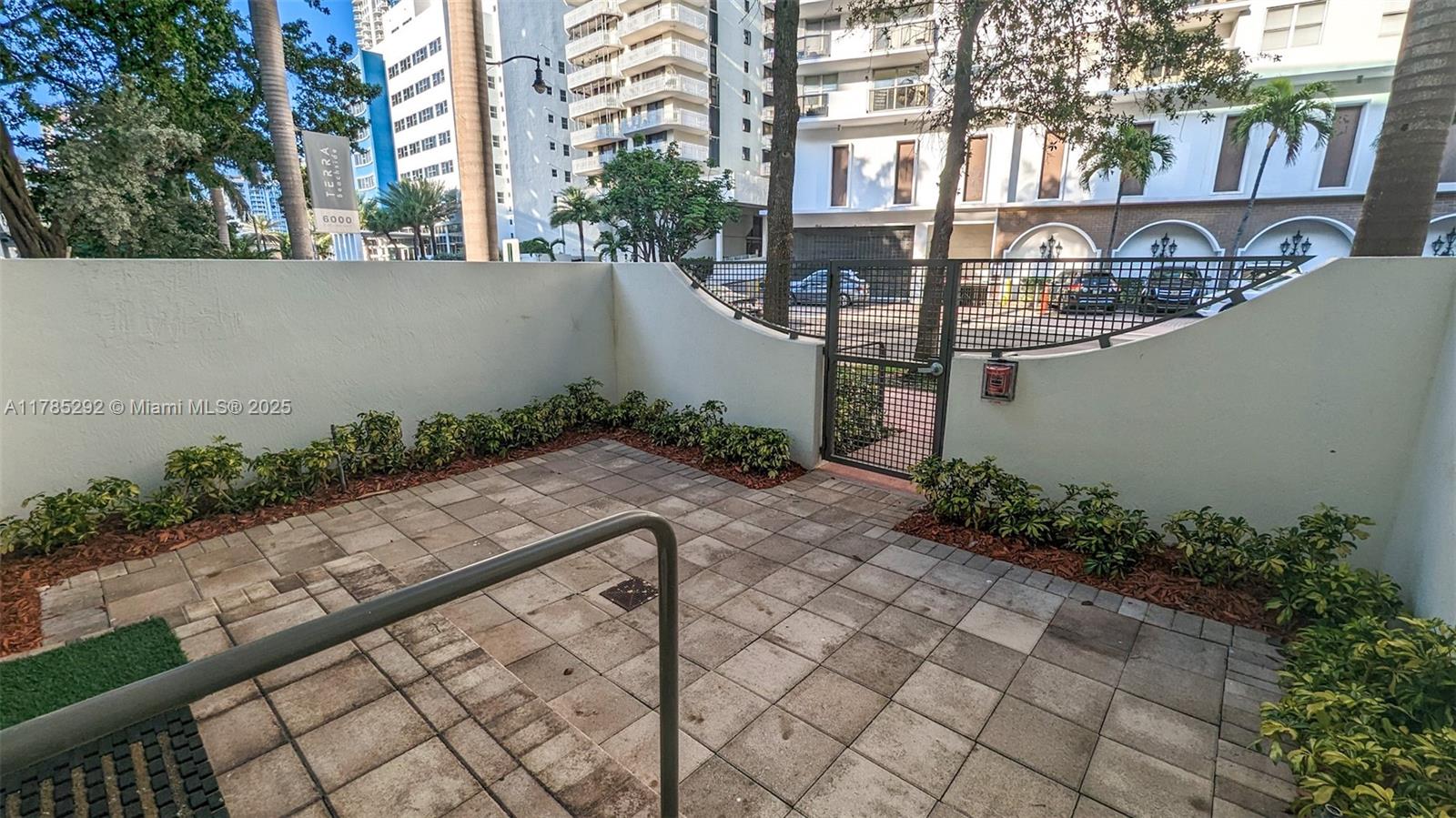 6000 Collins Ave # 103