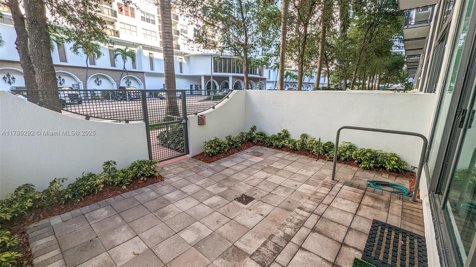 6000 Collins Ave # 103