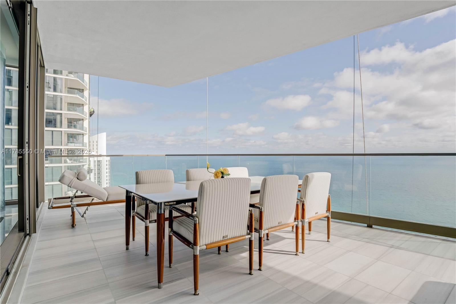 17901 Collins Ave # 4305