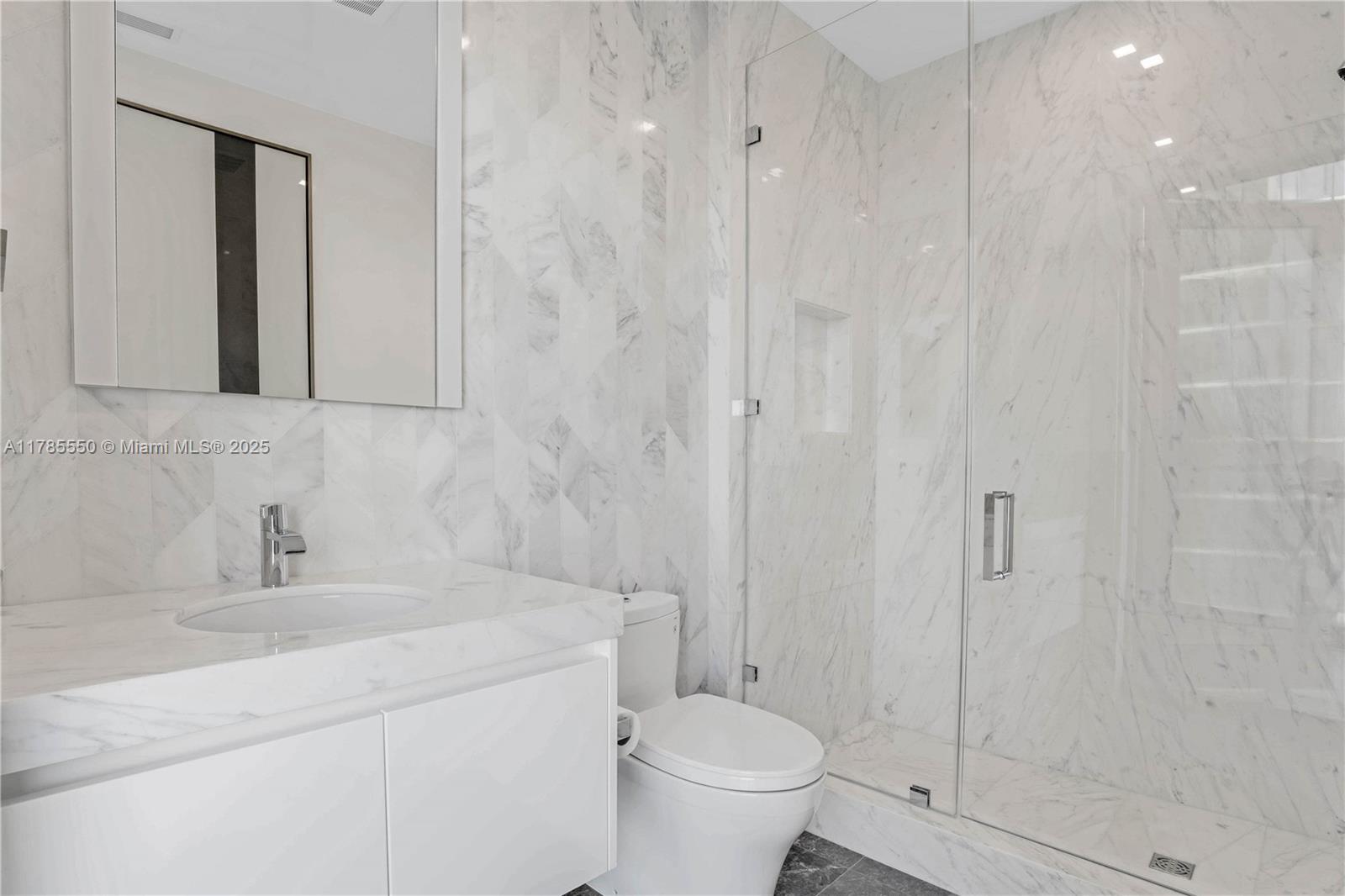 17901 Collins Ave # 4305