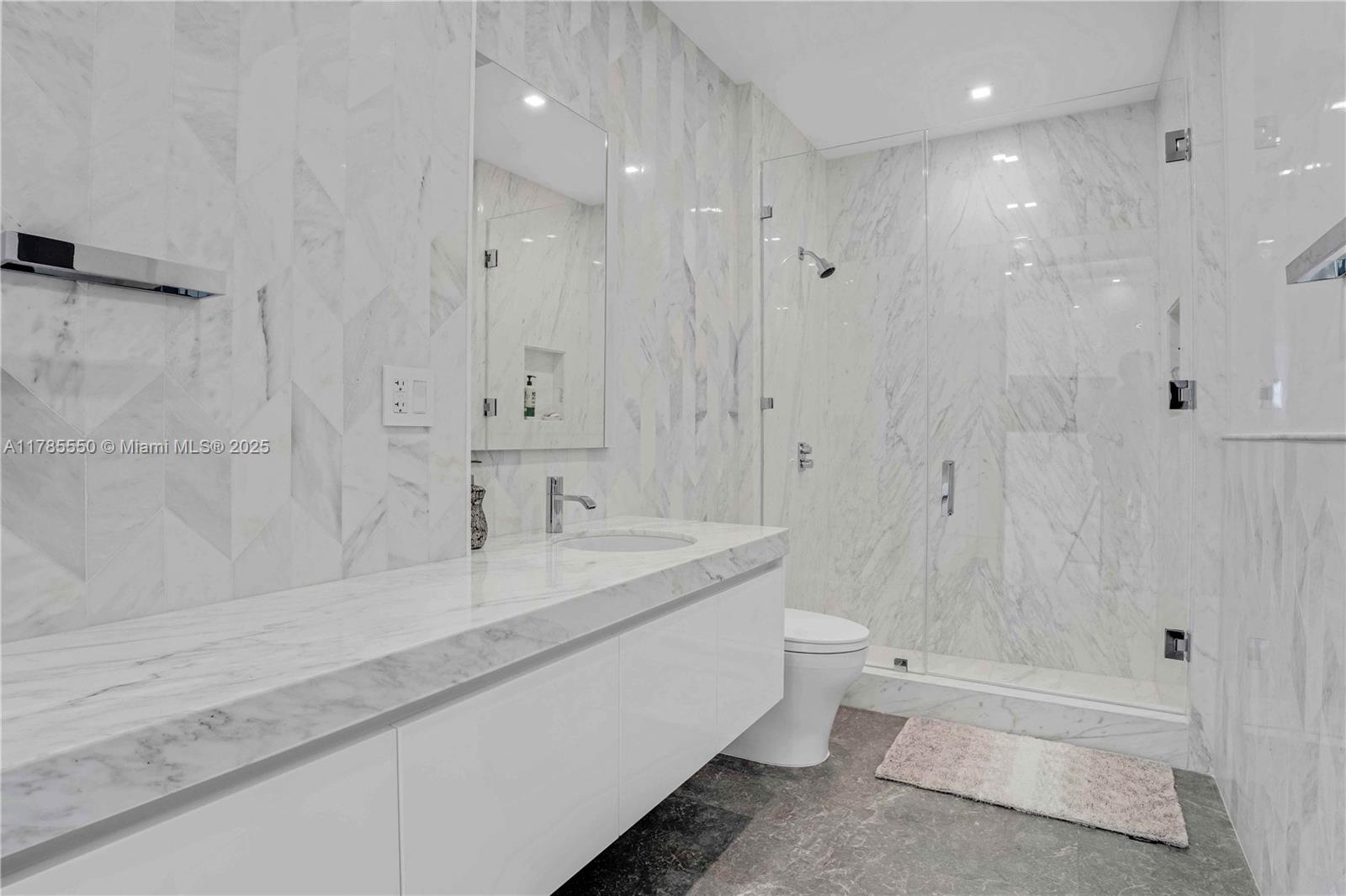 17901 Collins Ave # 4305