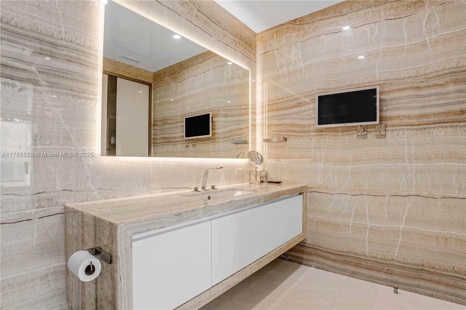 17901 Collins Ave # 4305