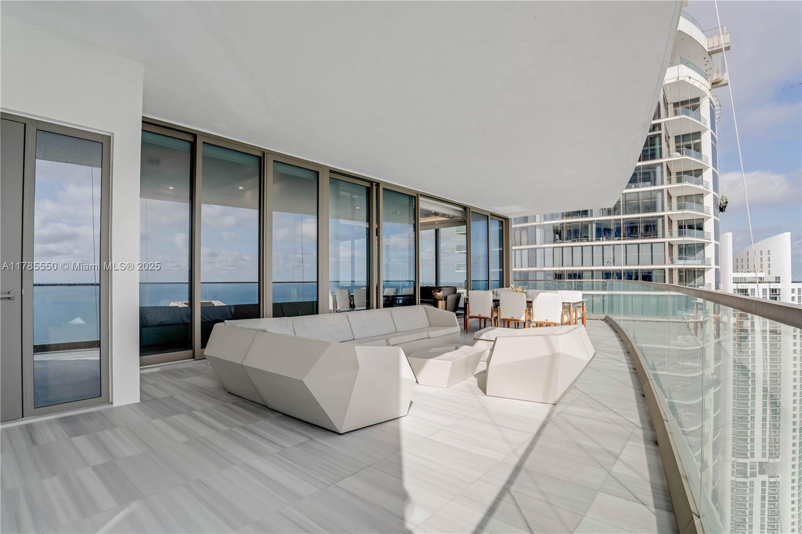17901 Collins Ave # 4305