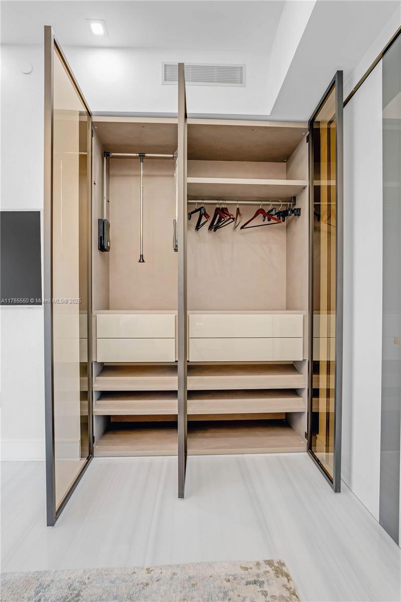 17901 Collins Ave # 4305