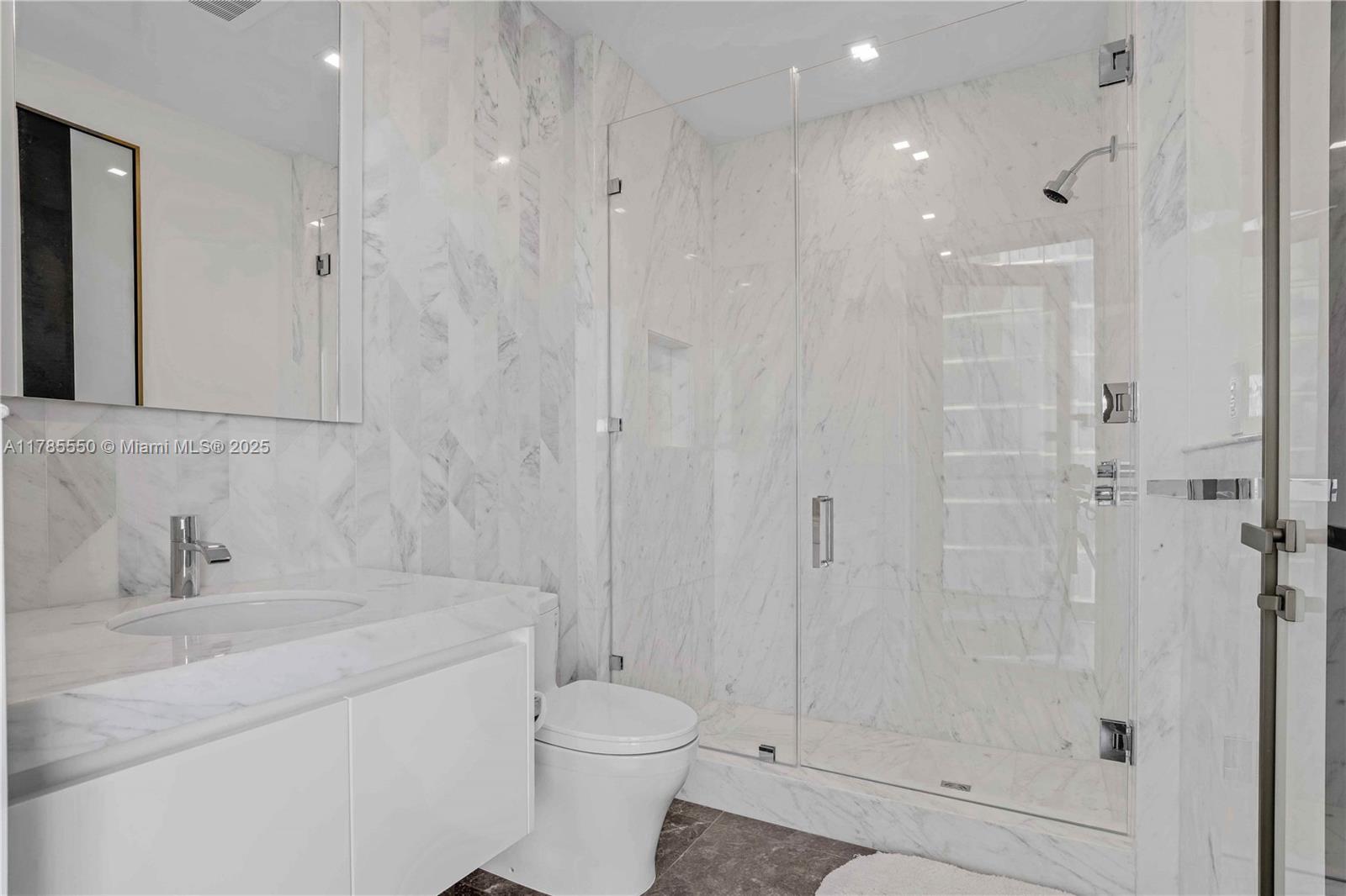 17901 Collins Ave # 4305