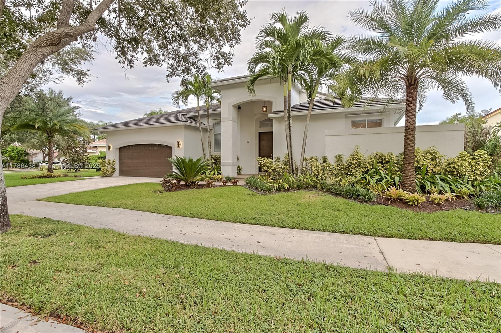 3050 Lakewood Dr