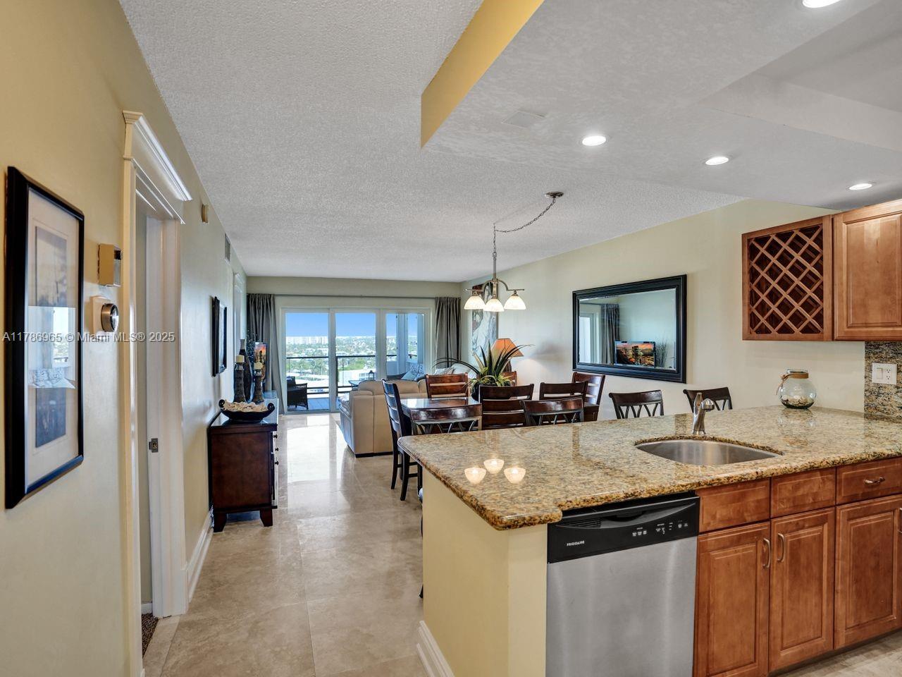 1500 S Ocean Boulevard 1408, Lauderdale-By-The-Sea Unit: 1408