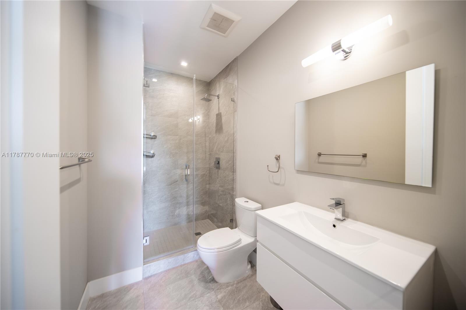 3653 SW 26th St # 3653