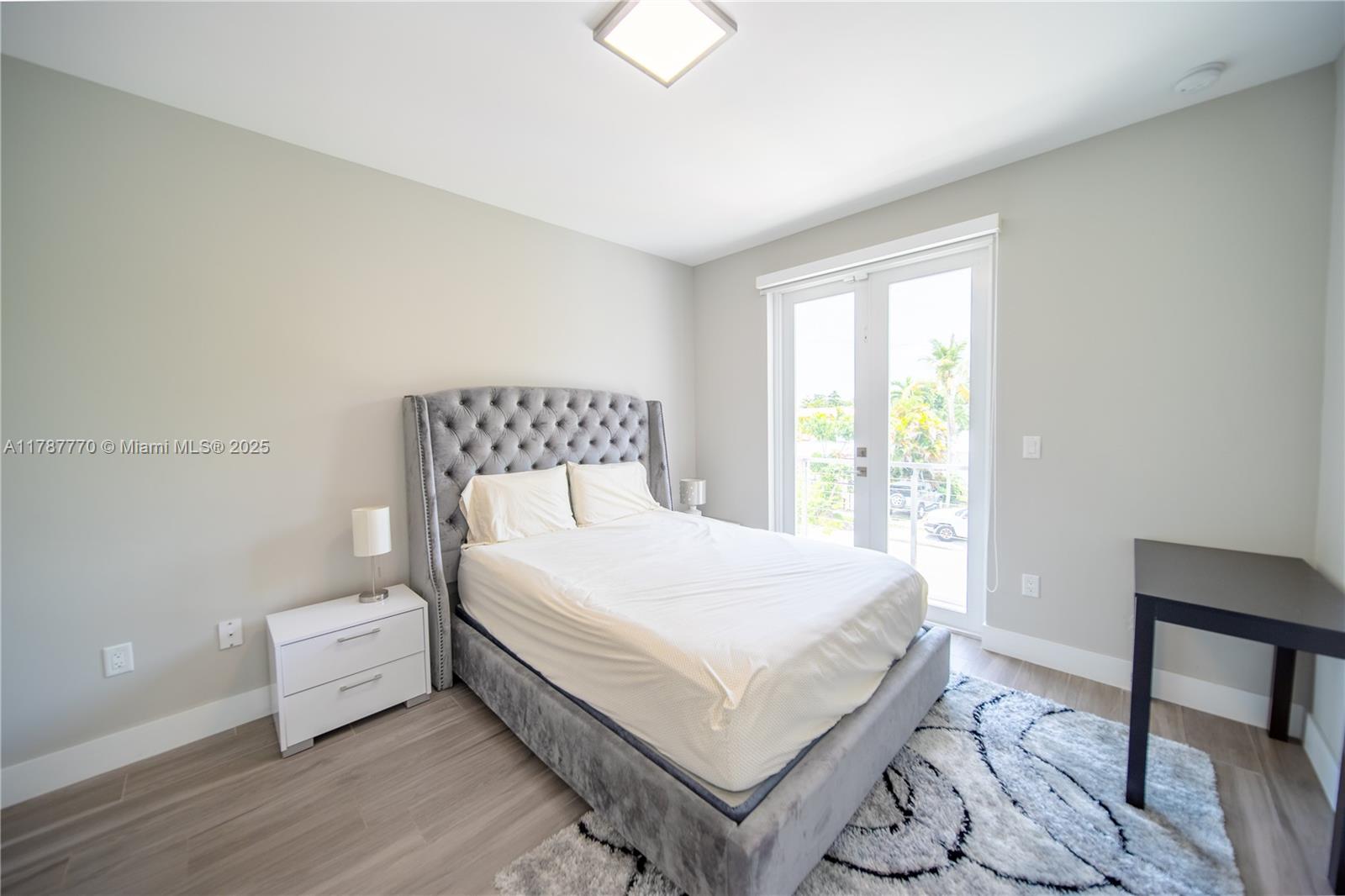 3653 SW 26th St # 3653