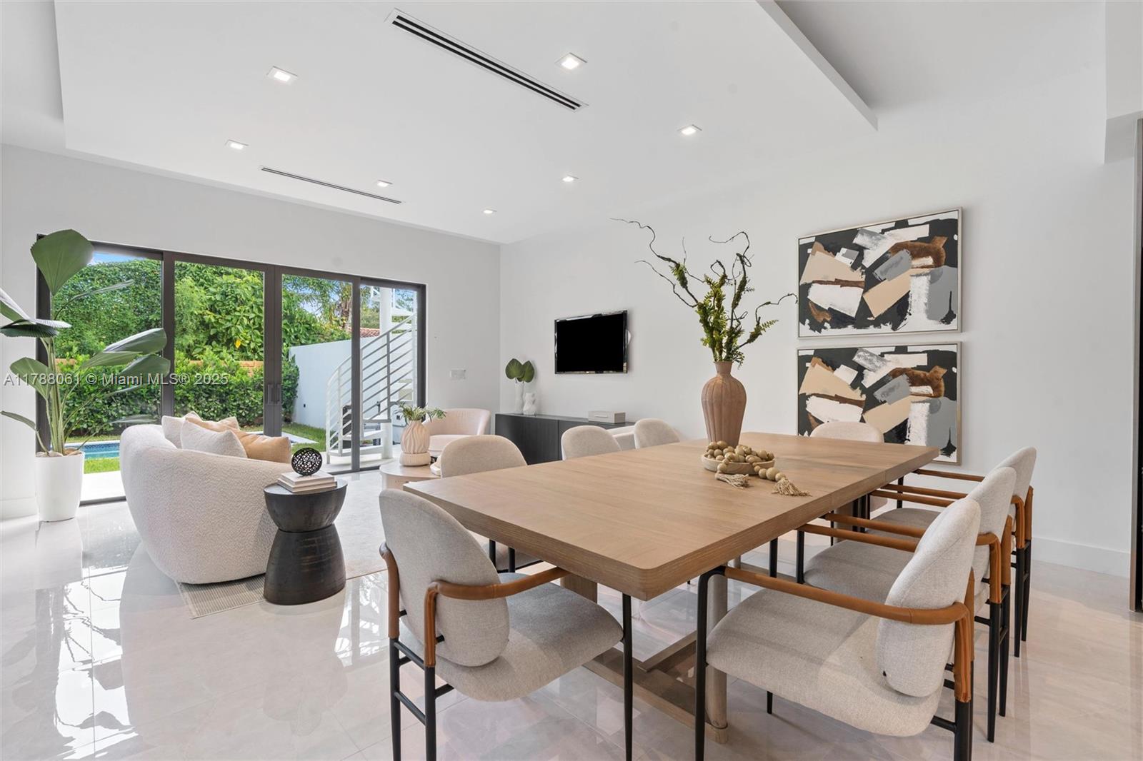 1233 SW 13th Ave # A