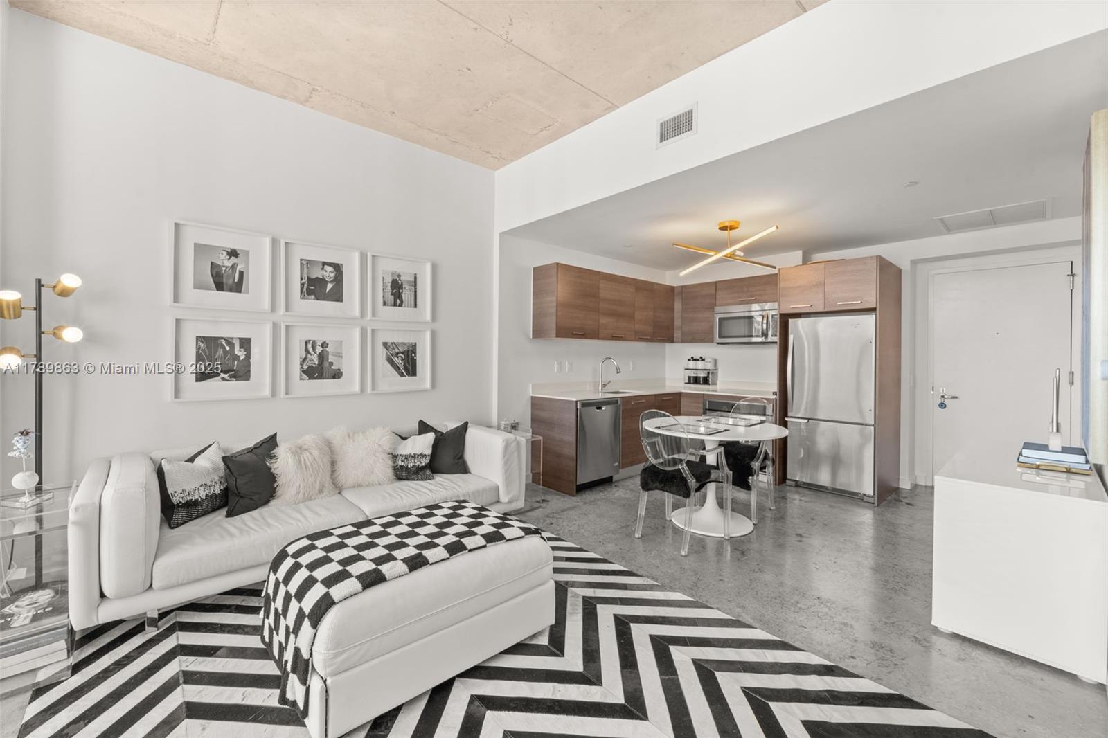 151 SE 1st St # 2809