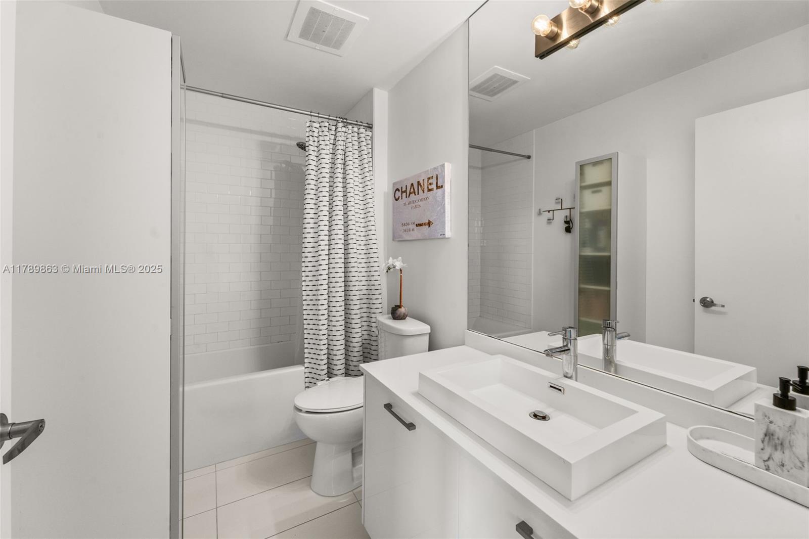 151 SE 1st St # 2809