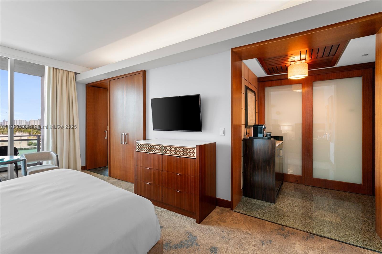 10295 Collins Ave # 312