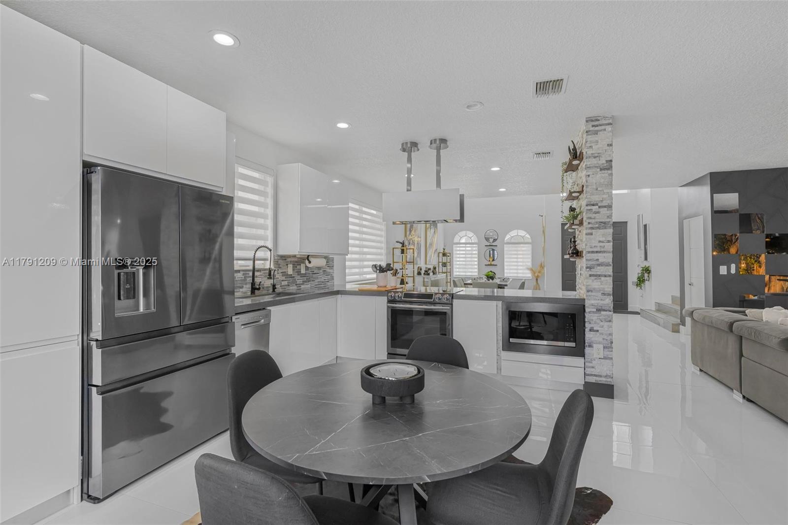 13109 SW 54th Ct
