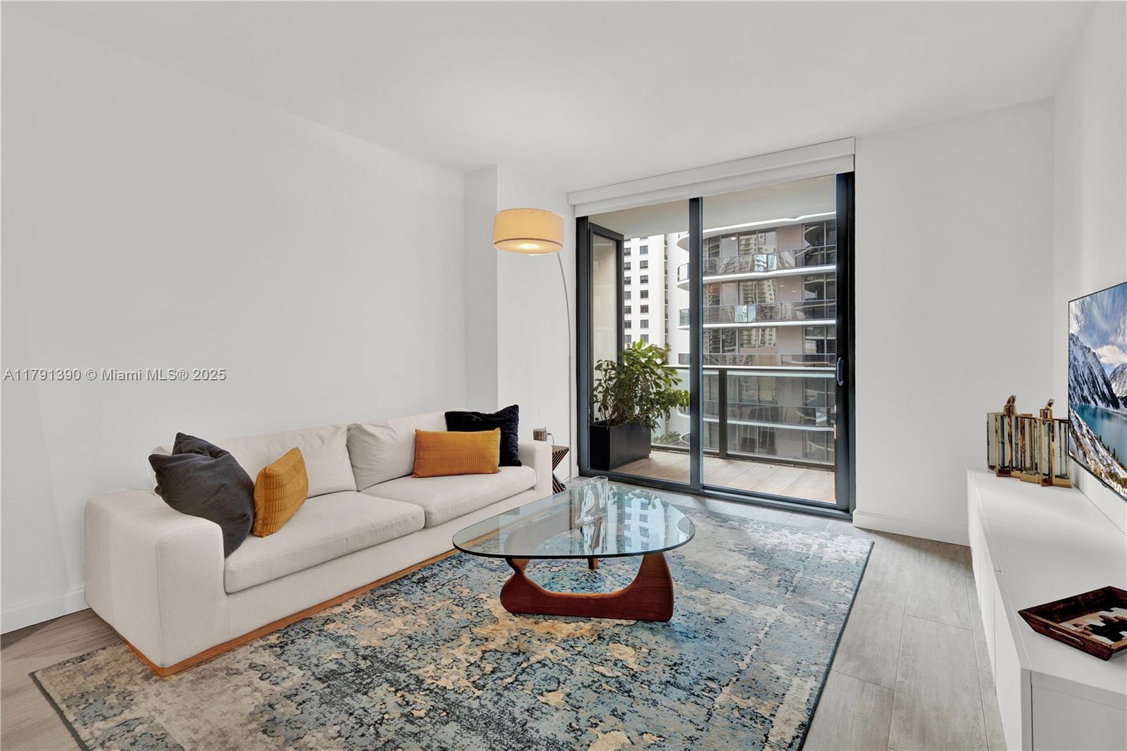 45 SW 9th St # 1507