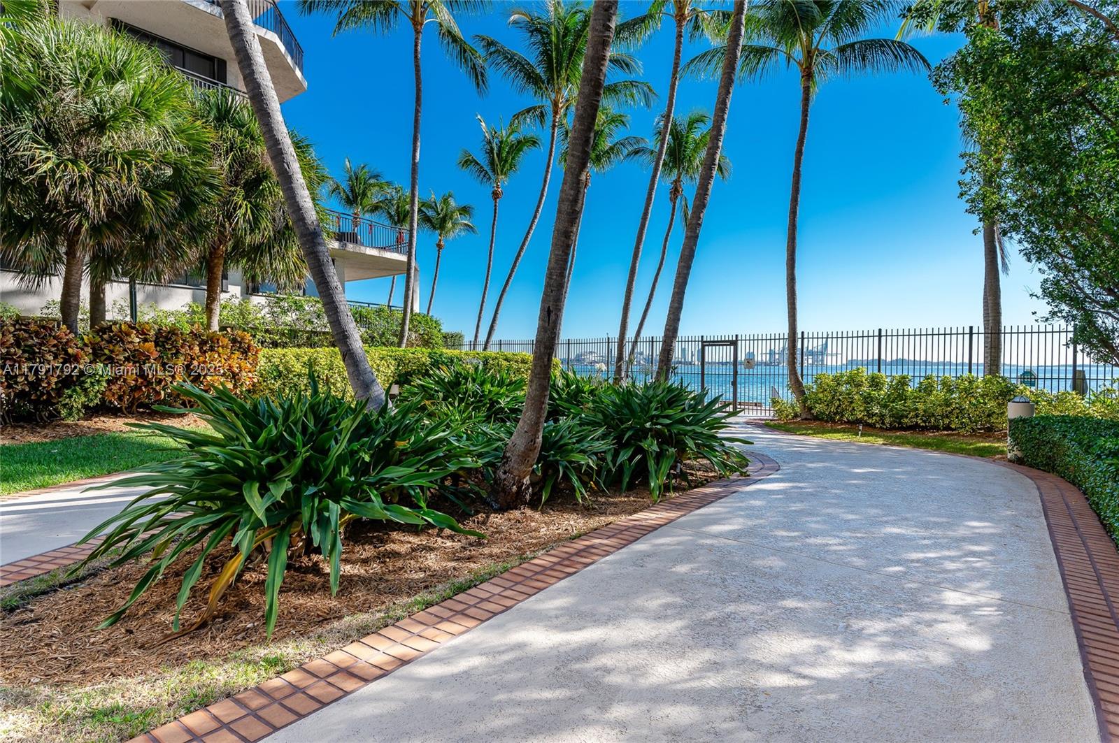 540 Brickell Key Dr # 905