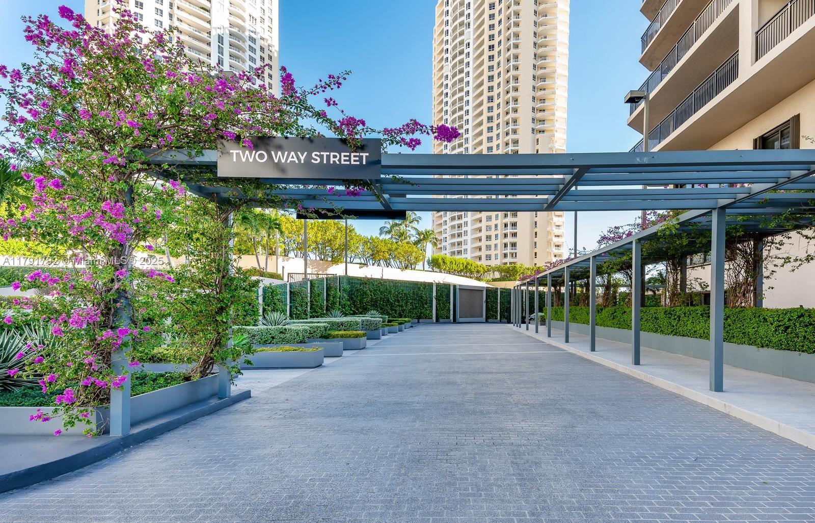 540 Brickell Key Dr # 905