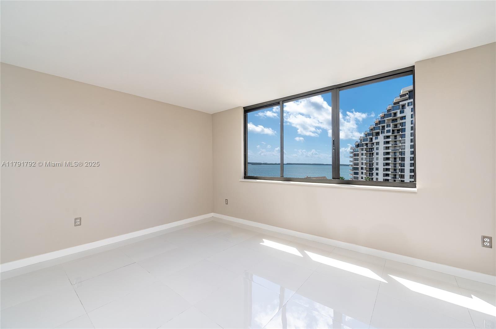 540 Brickell Key Dr # 905