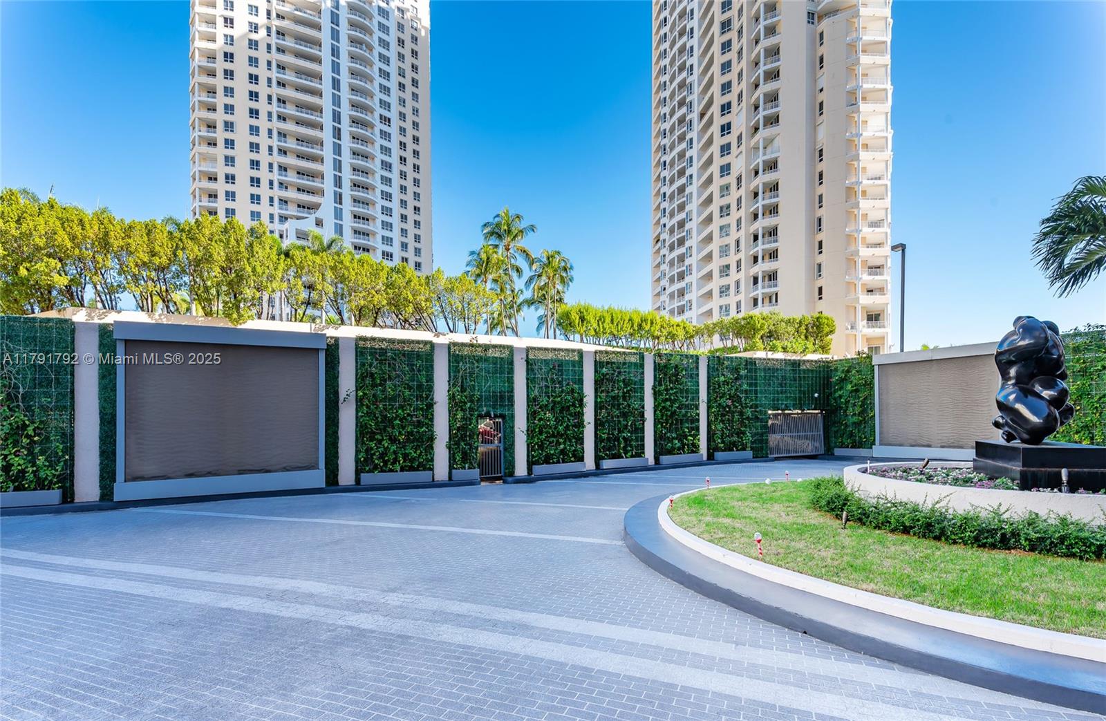 540 Brickell Key Dr # 905