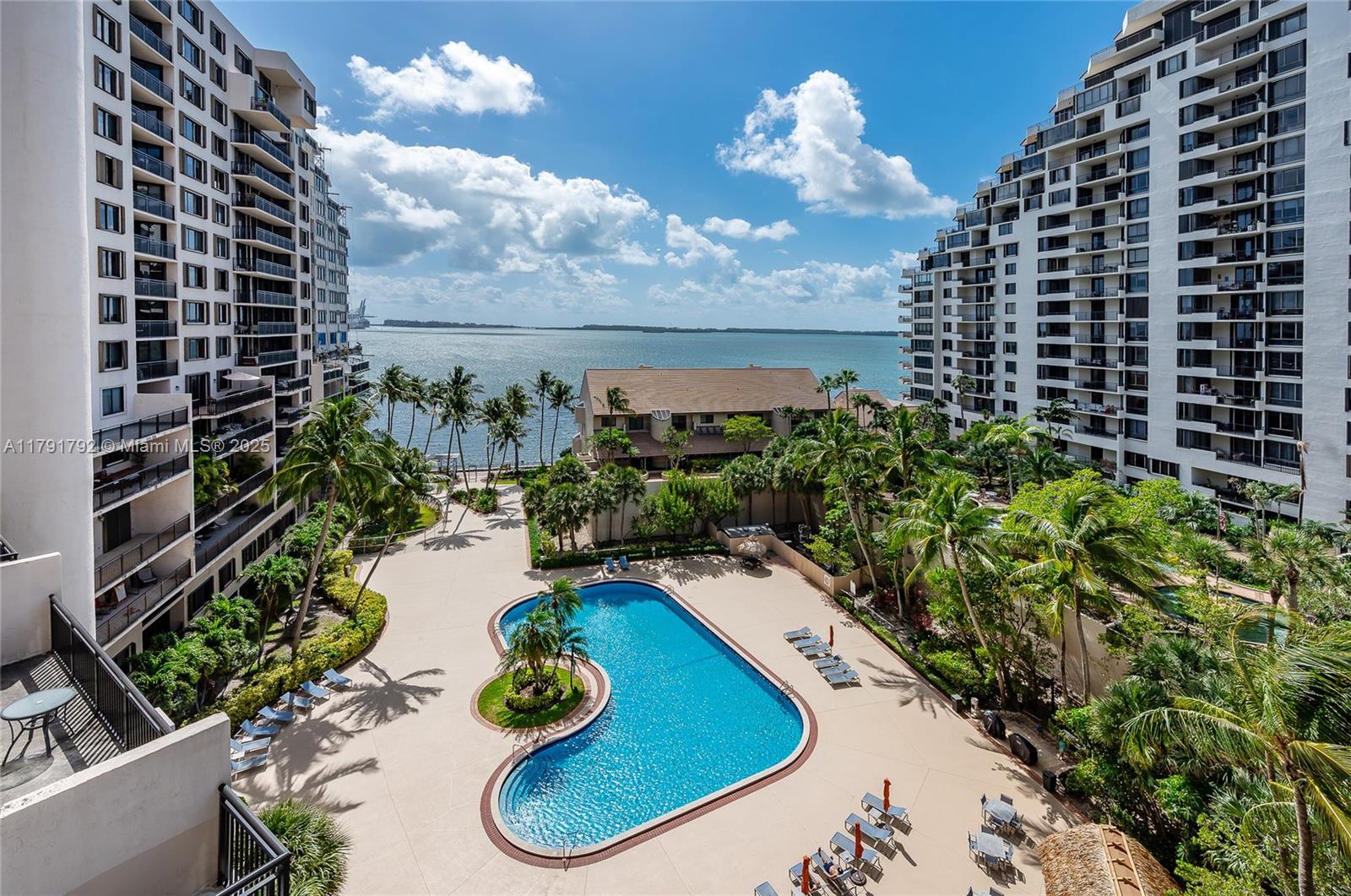 540 Brickell Key Dr # 905