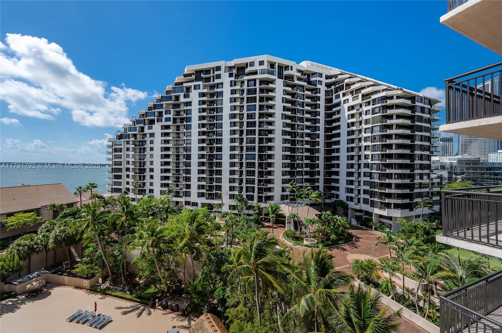 540 Brickell Key Dr # 905