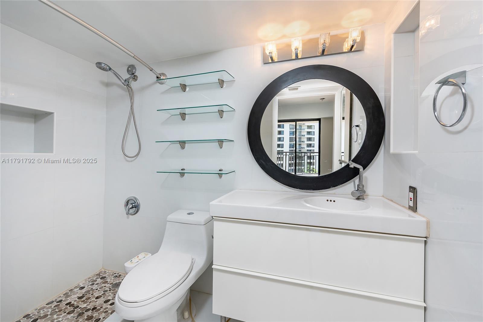 540 Brickell Key Dr # 905