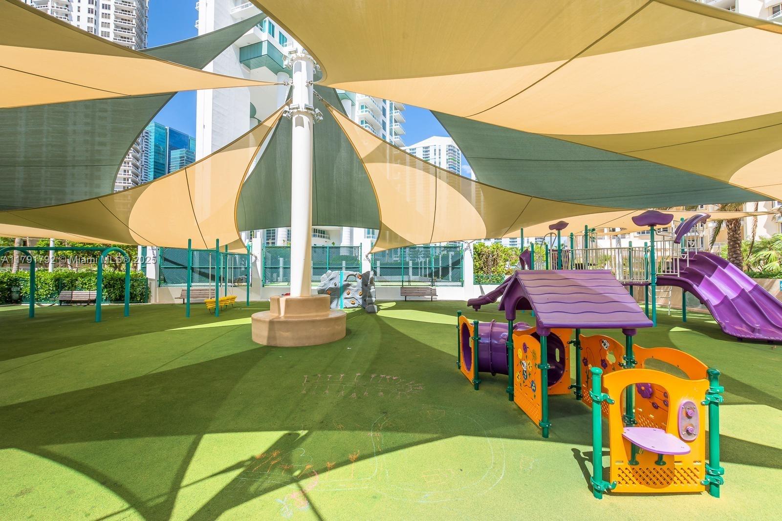 540 Brickell Key Dr # 905