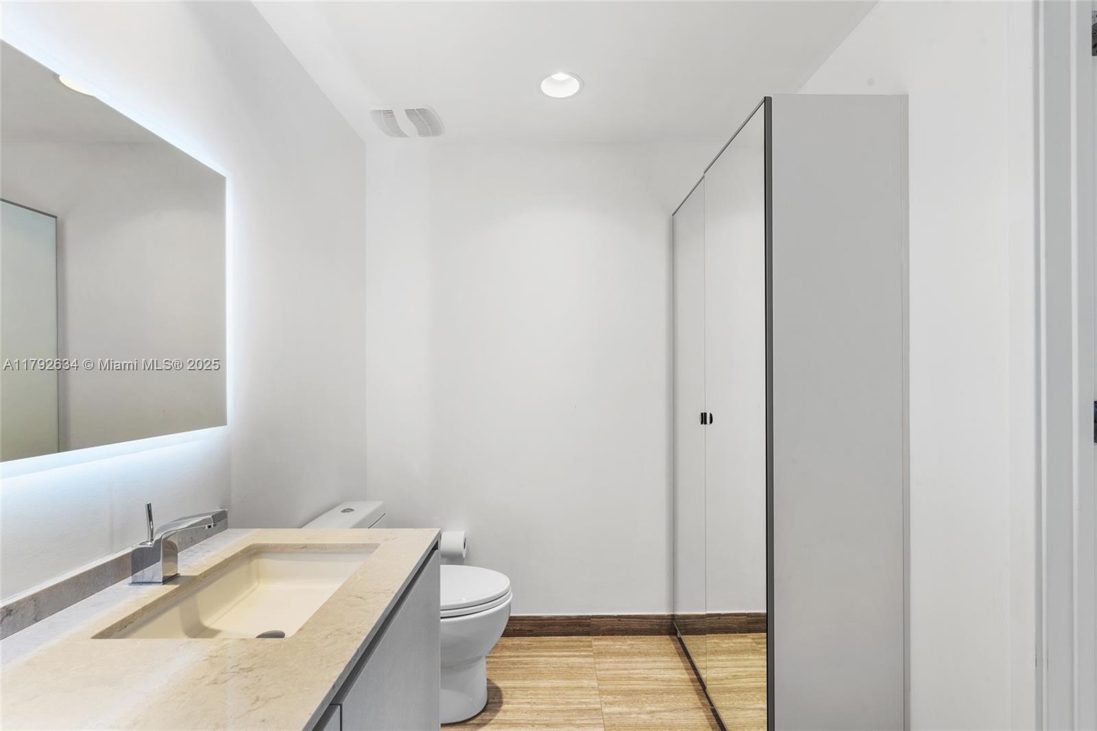 1010 Brickell Ave # 4401