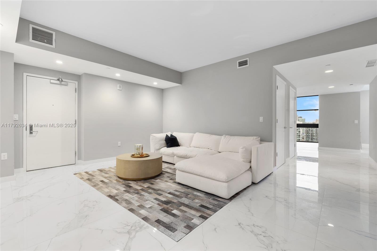 1010 Brickell Ave # 4401