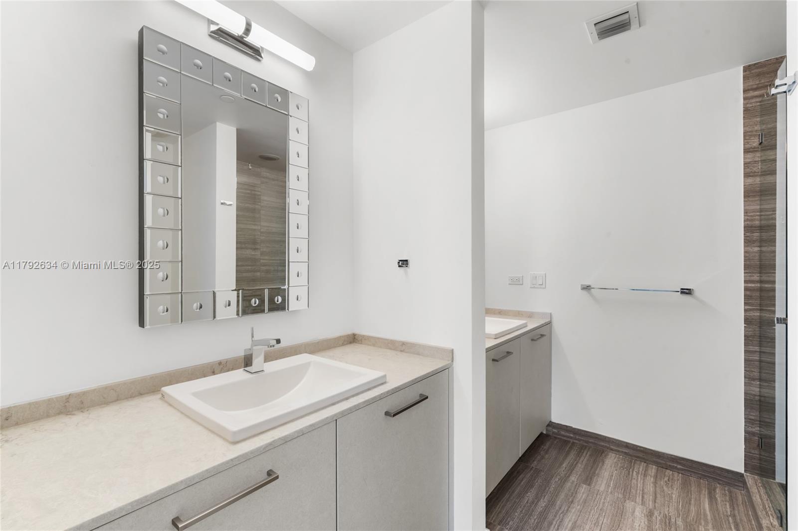 1010 Brickell Ave # 4401