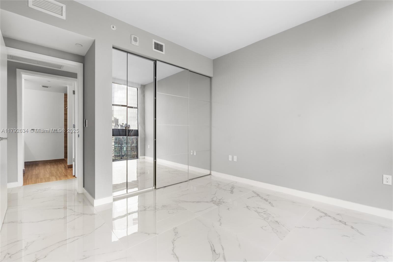 1010 Brickell Ave # 4401