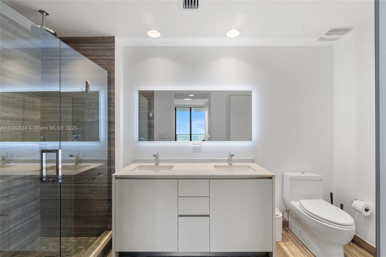 1010 Brickell Ave # 4401