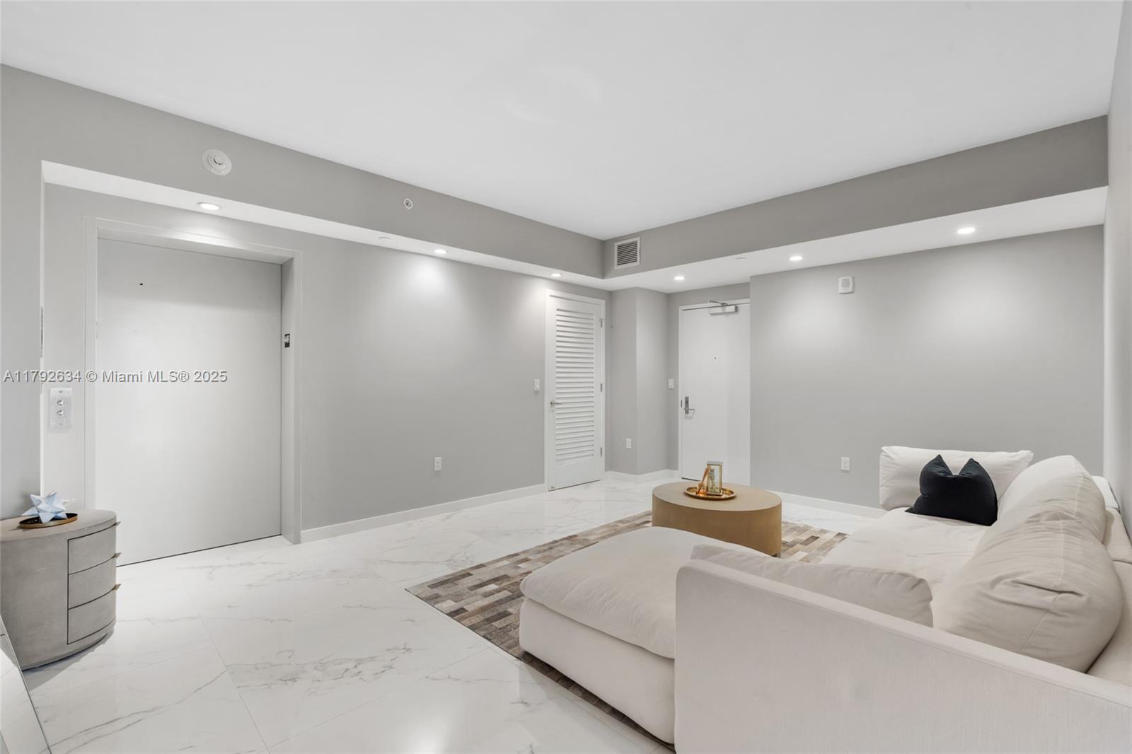 1010 Brickell Ave # 4401
