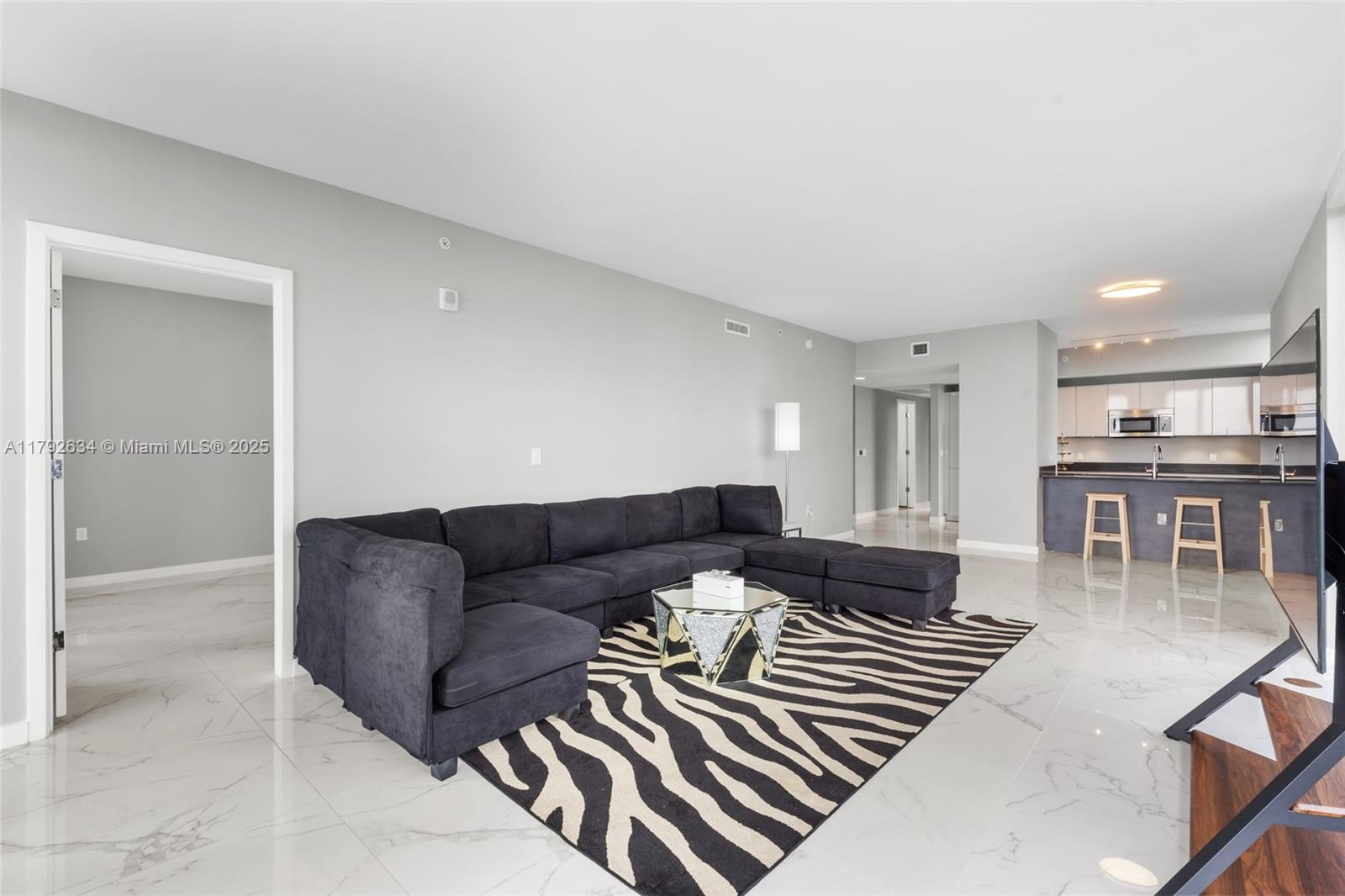 1010 Brickell Ave # 4401
