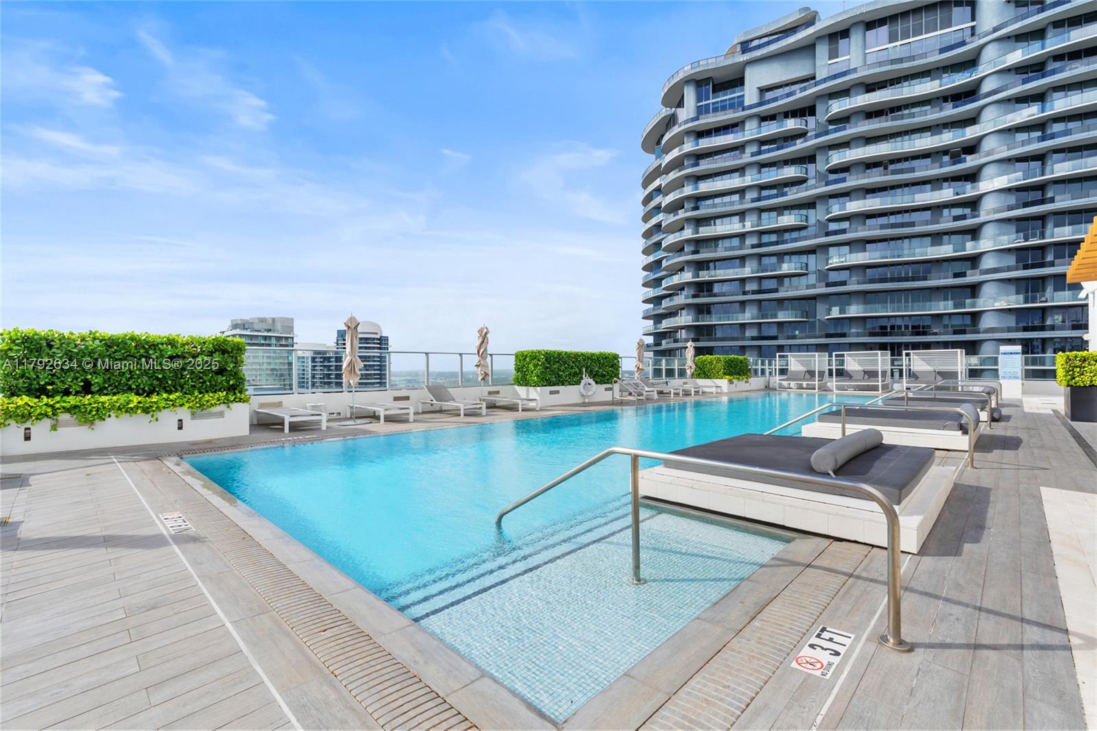 1010 Brickell Ave # 4401