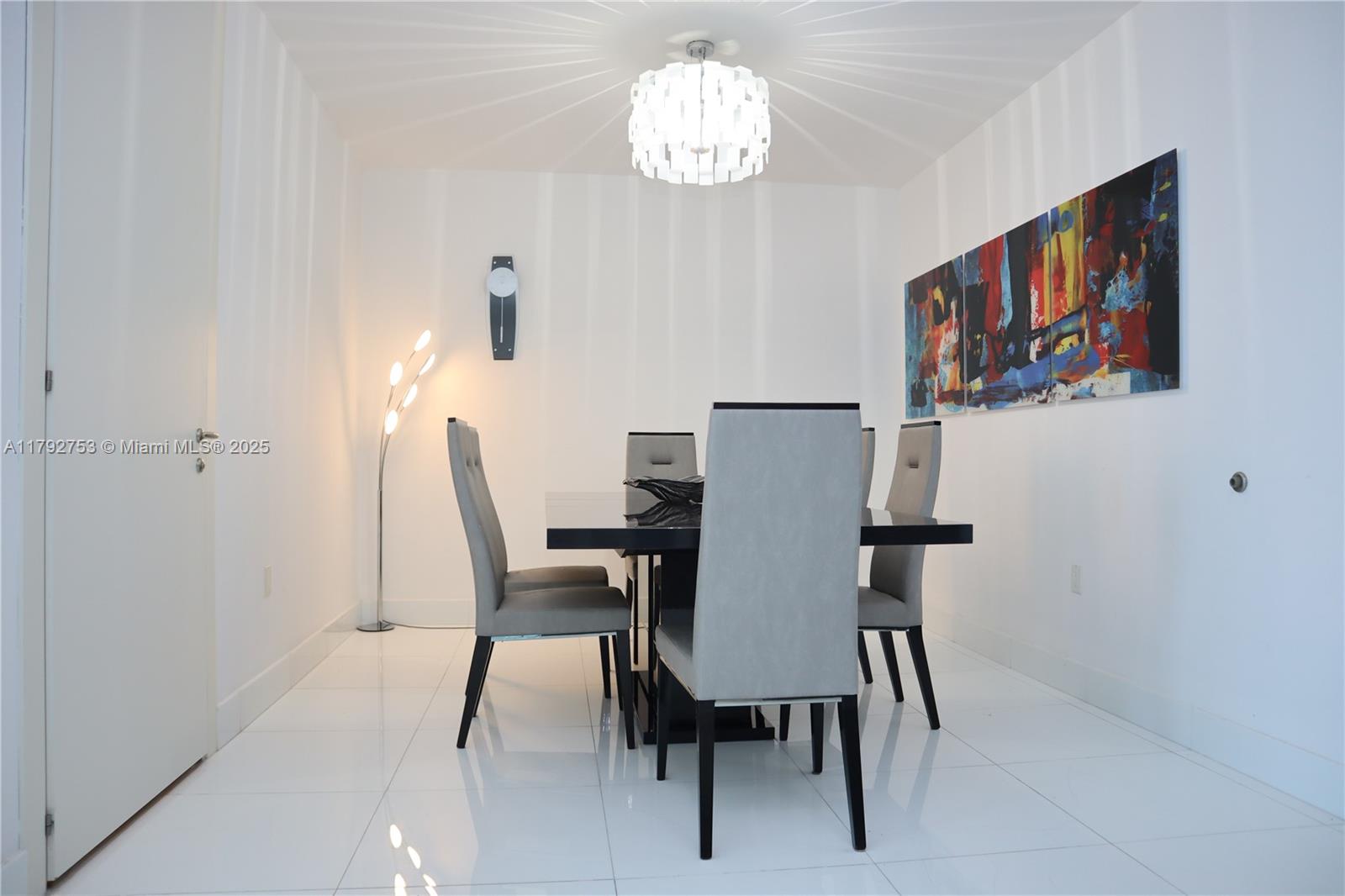 200 Biscayne Boulevard Way # 4911