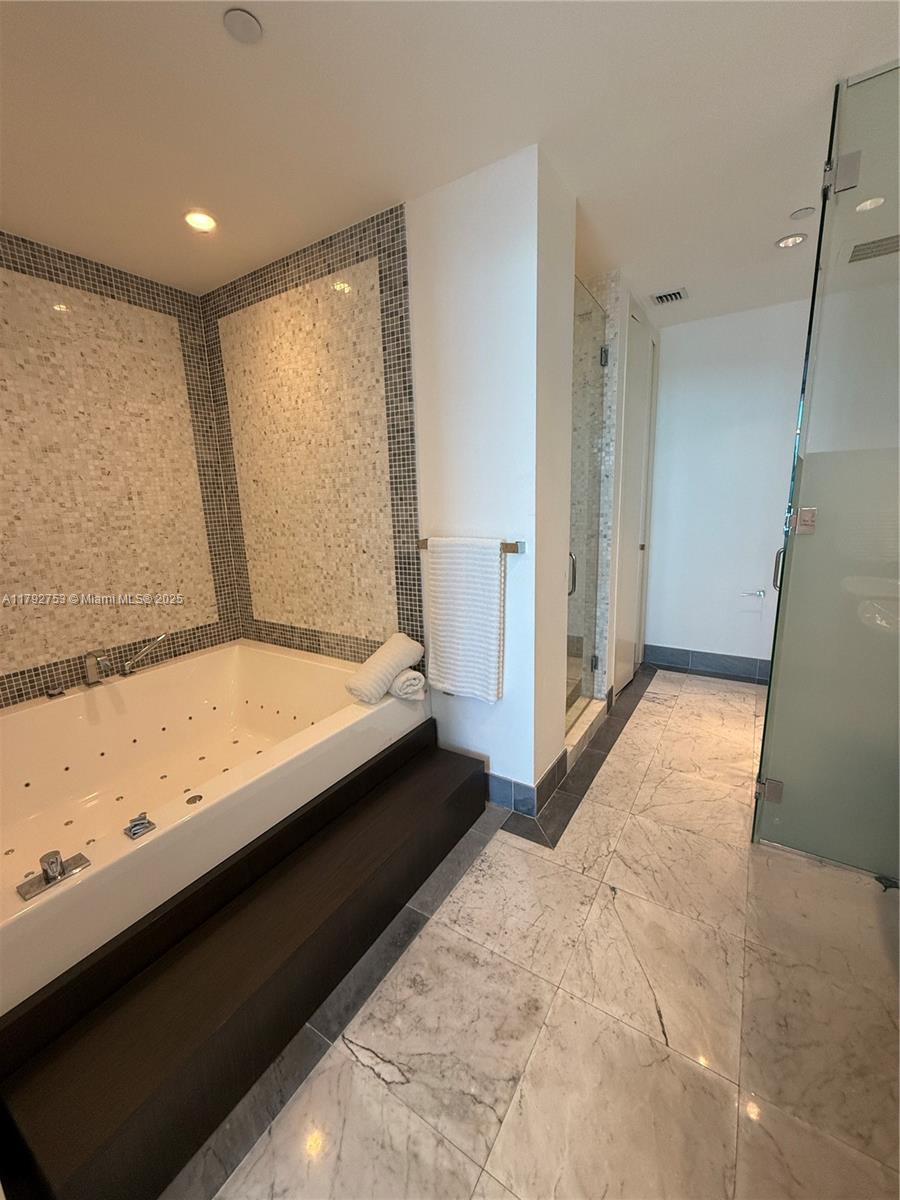 200 Biscayne Boulevard Way # 4911