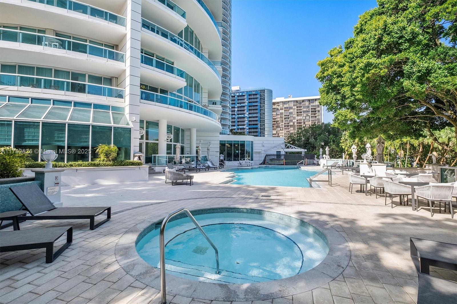 2127 Brickell Ave # 2704