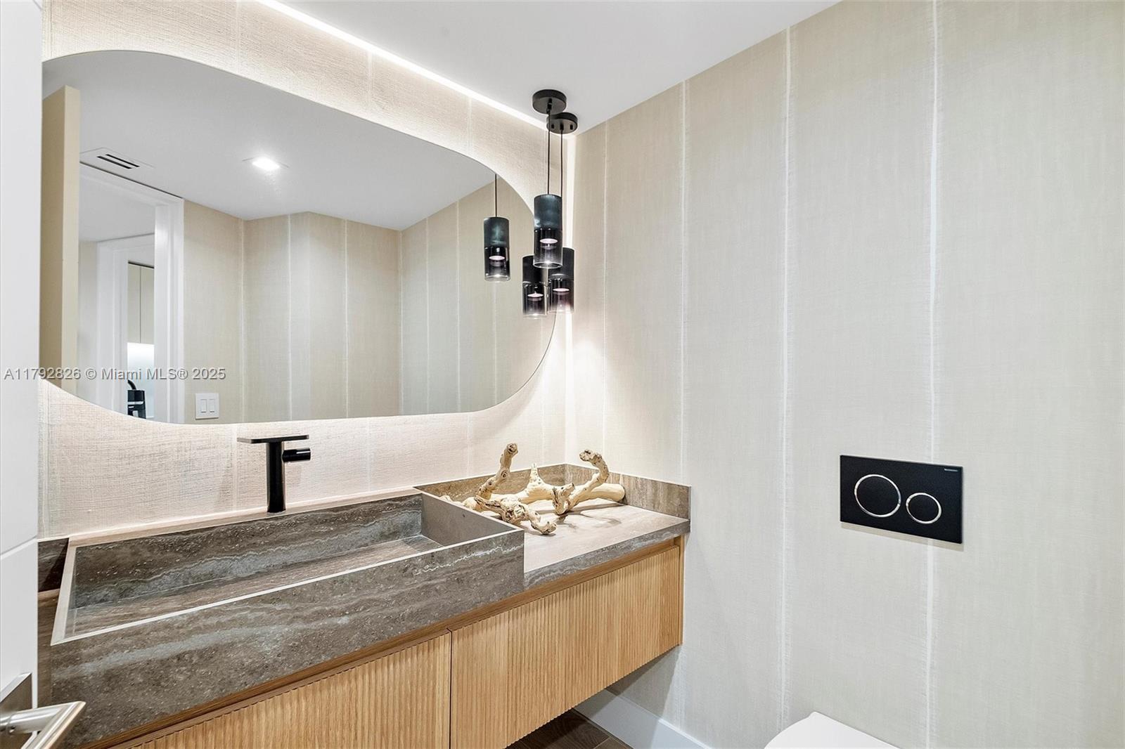 2127 Brickell Ave # 2704