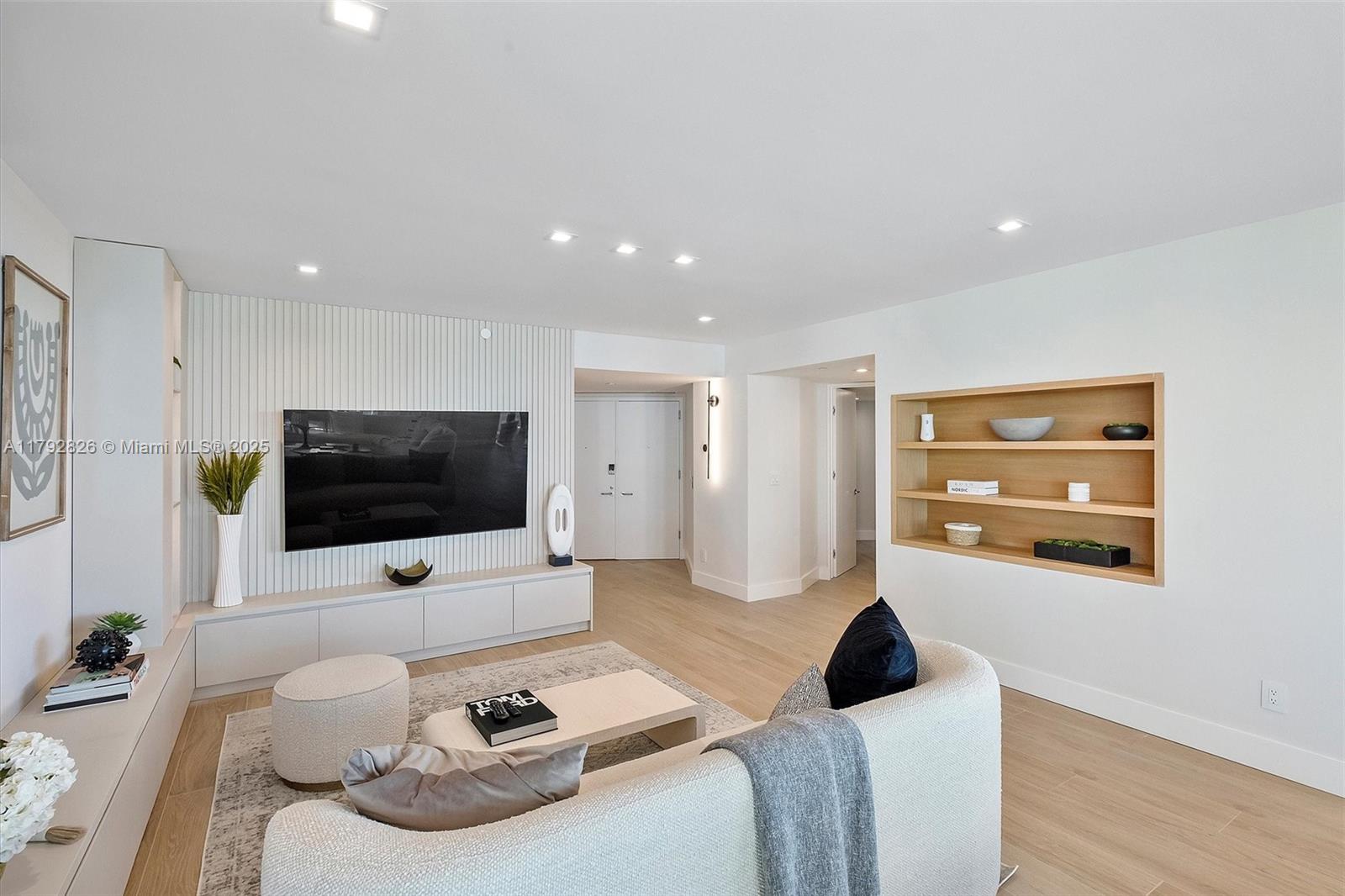 2127 Brickell Ave # 2704