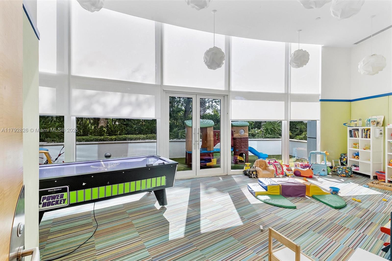 2127 Brickell Ave # 2704