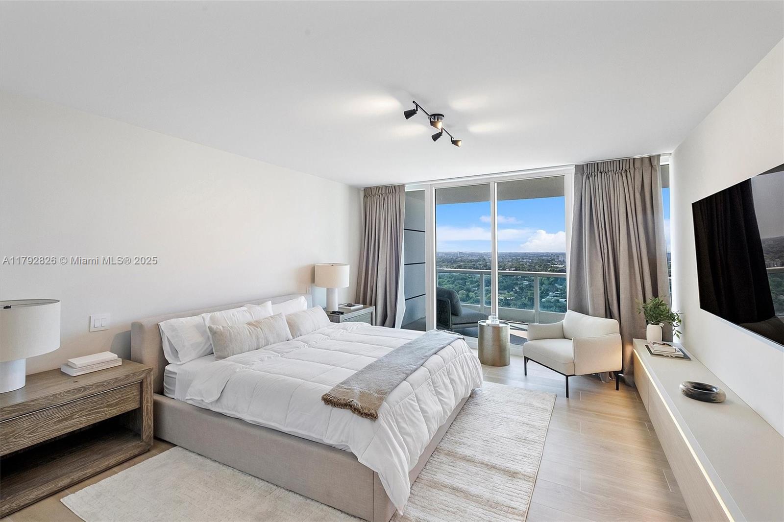 2127 Brickell Ave # 2704
