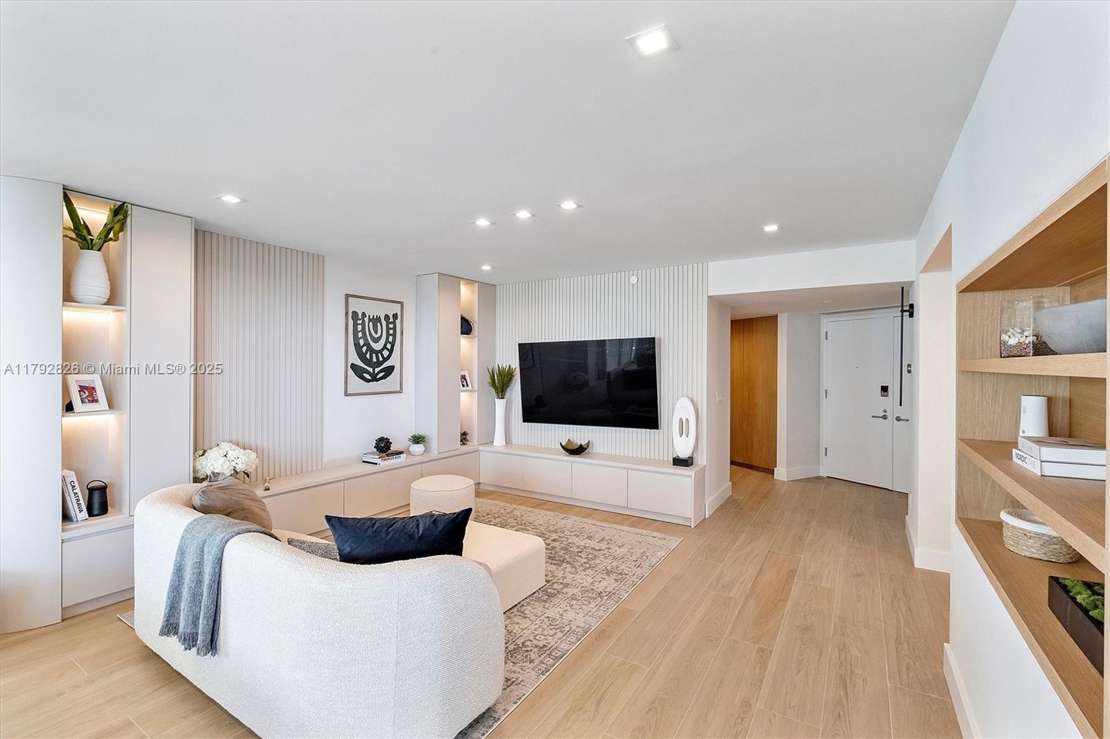 2127 Brickell Ave # 2704